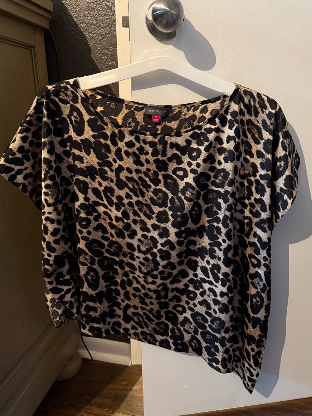 Vince Camuto Leopard Satin Short Sleeve Top - Black & Tan